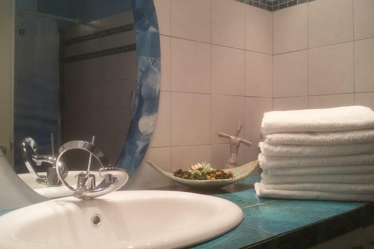 Quiet Apartment In Plaka Athens Ngoại thất bức ảnh